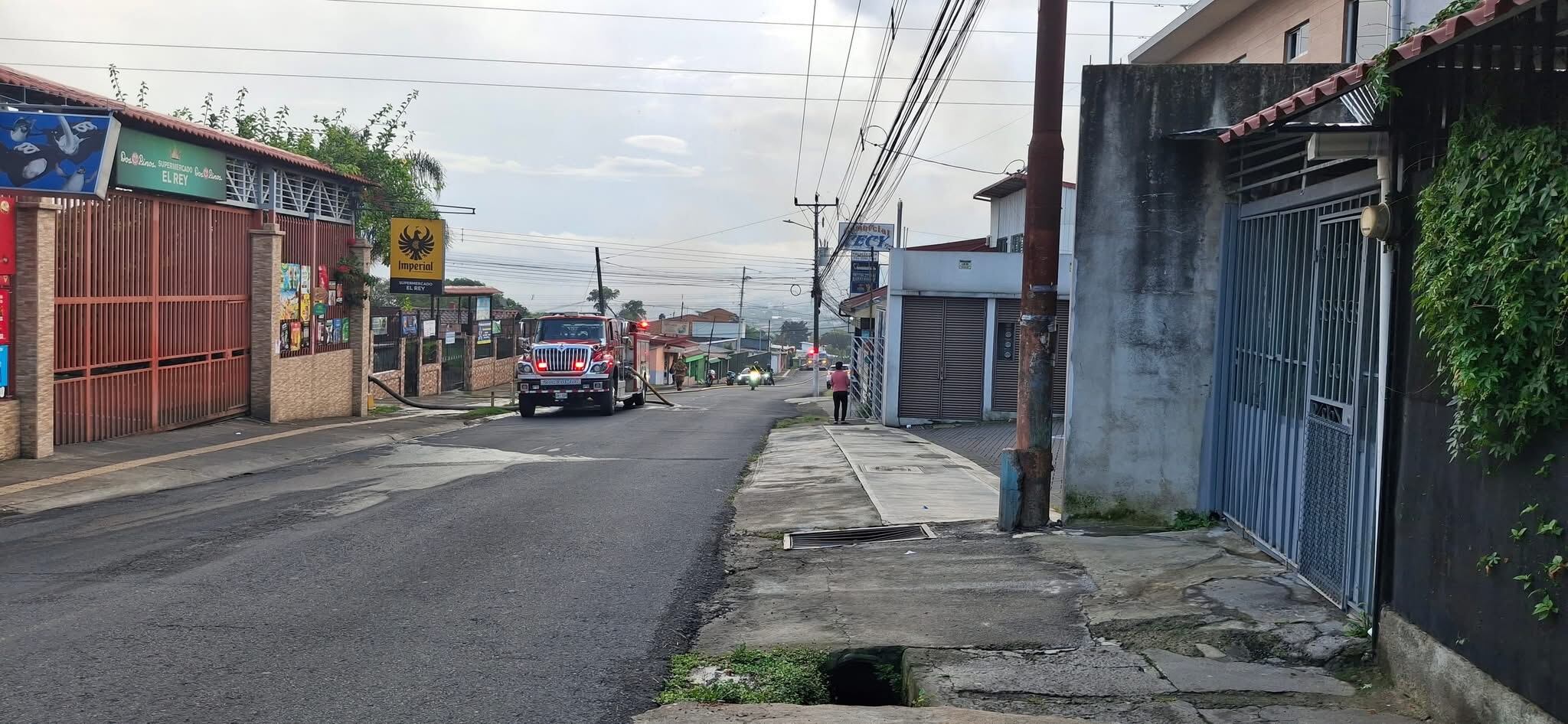 Una mujer y dos menores murieron en un incendio en Desamparados