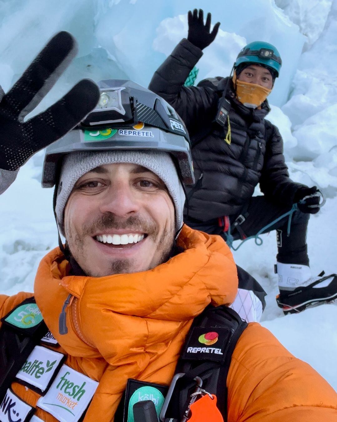 Daniel Vargas y Ligia Madrigal se preparan para subir el Monte Everest, en Asia.