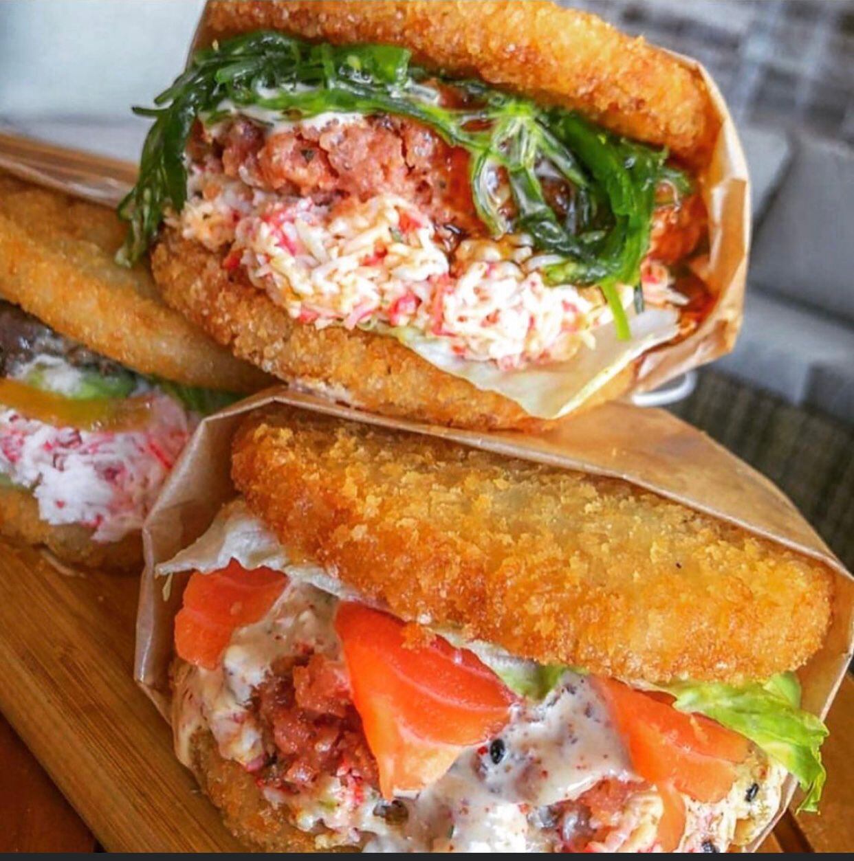 ¿Sushihamburguesa? Tico la saca del estadio con esta delicia