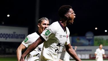 Rashir Parkins no se detiene cuando se trata de perseguir sus sueños