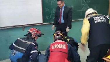 Profesor de matemáticas murió en un aula mientras aplicaba un examen