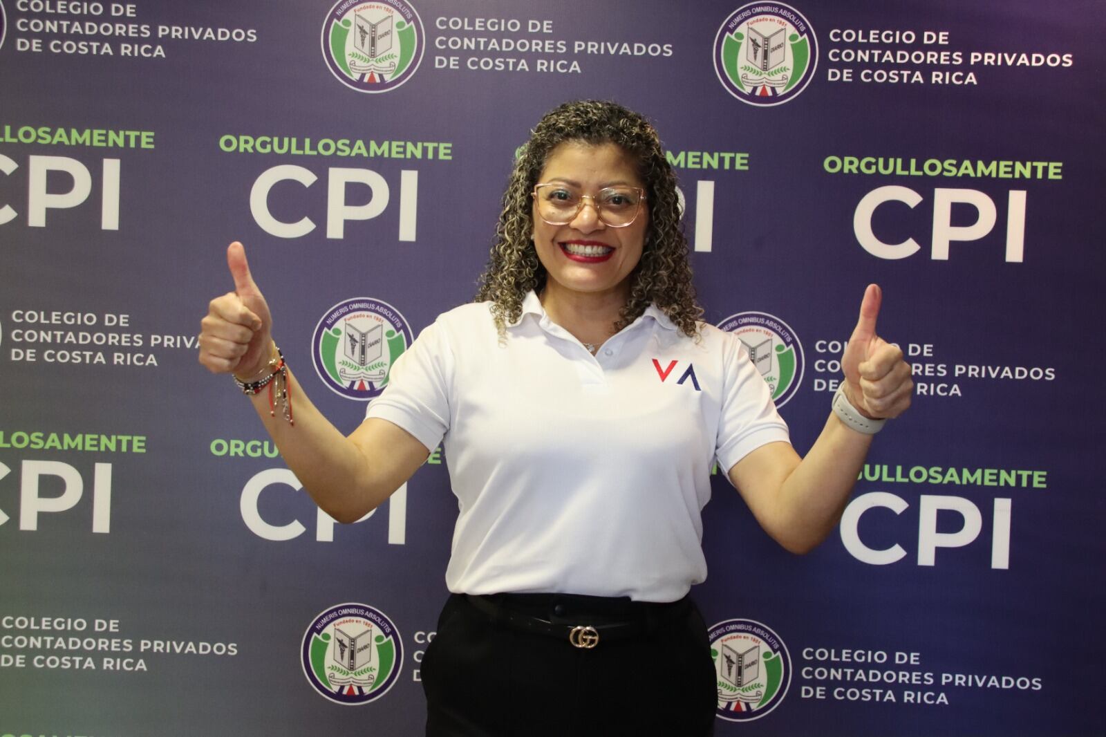 Rocío Quirós Gómez, una desamparadeña de 45 años, acaba de hacer historia en Costa Rica. Luego de 74 años desde la fundación del Colegio de Contadores Privados, finalmente una mujer asume la presidencia.