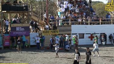 Torero improvisado sufre impresionante cornada en las fiestas de Liberia