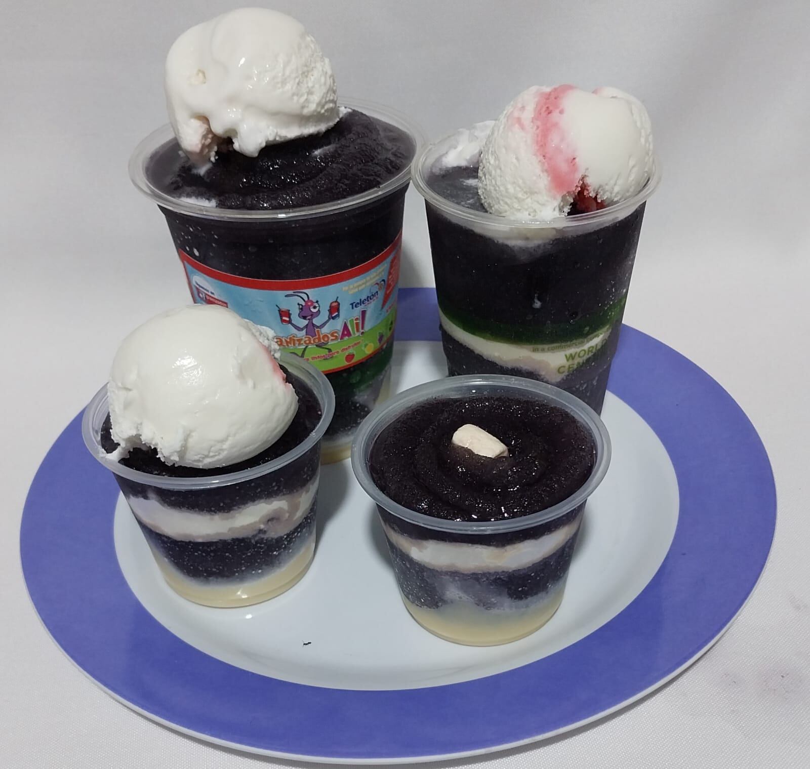 Alicia González le espera con sus granizados Ali para que disfrute del juego entre Saprissa y Alajuelense.