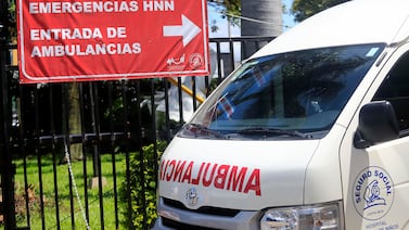 Ambulancia de la Cruz Roja no podía salir a atender emergencias porque chófer bloqueó la salida