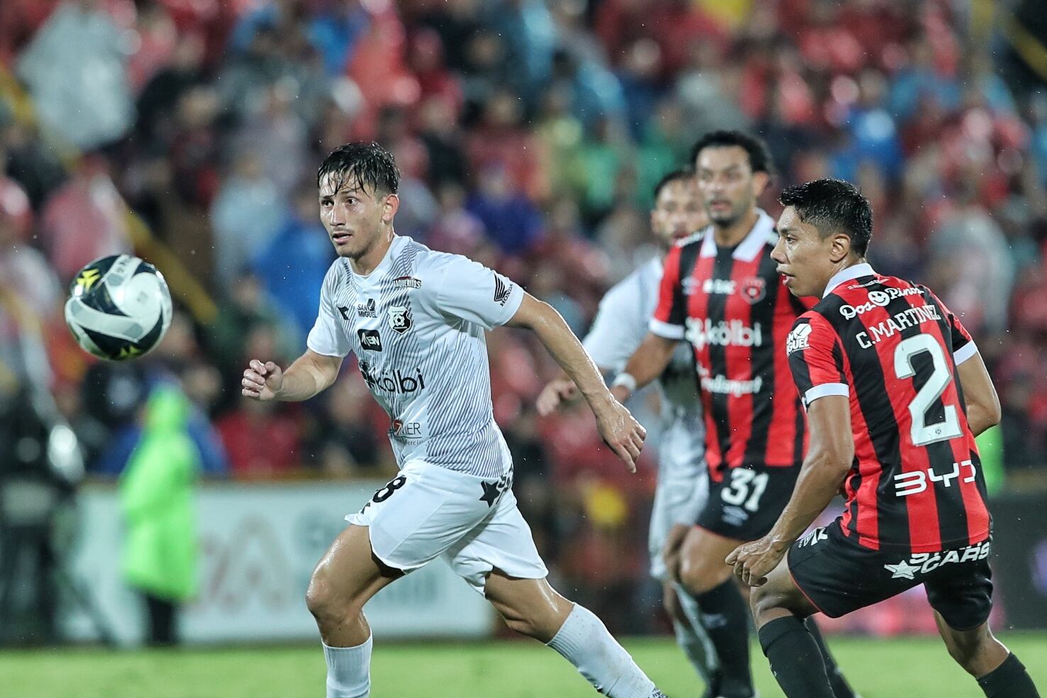 16/05/2024/ Juego entre Liga Deportiva Alajuelense vs Club Sport Herediano por el juego de ida de la semifinal del torneo clausura de la Liga Promerica en el estadio Alejandro Morera Soto / Foto John Durán