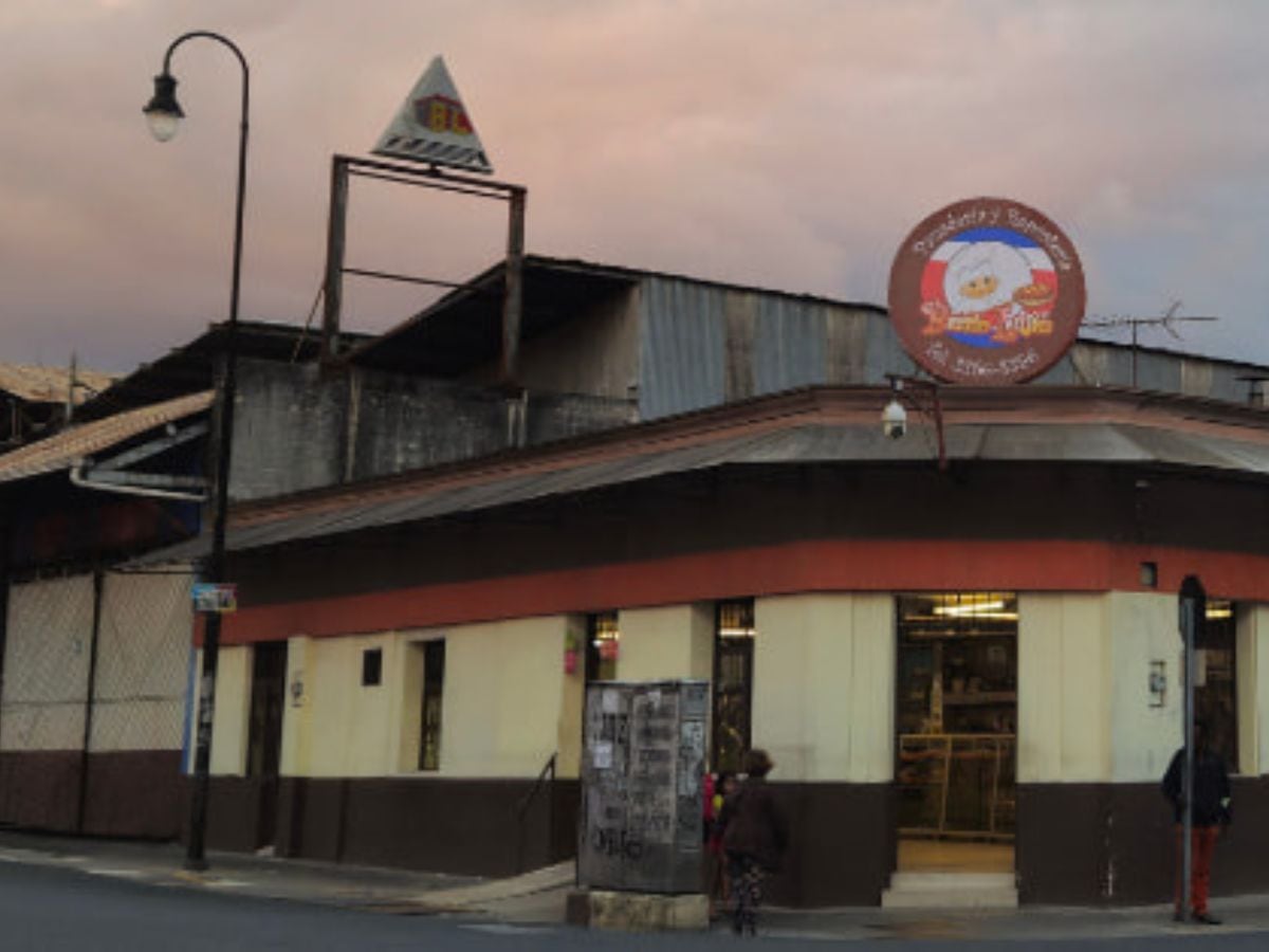 Panaderías Barrio Luján tiene más de 30 años ofreciendo sus servicios.