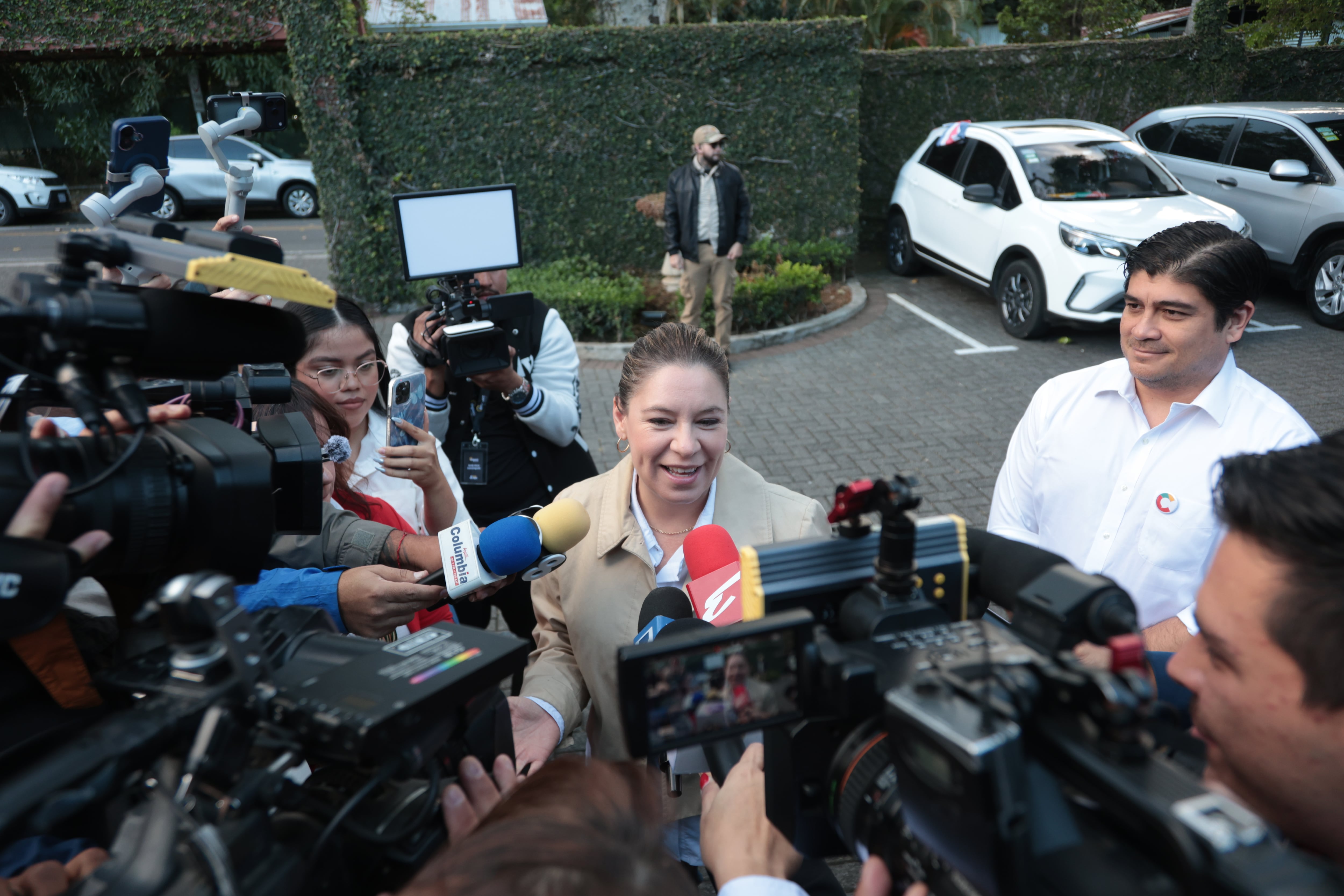 Claudia Dobles / elecciones 2026