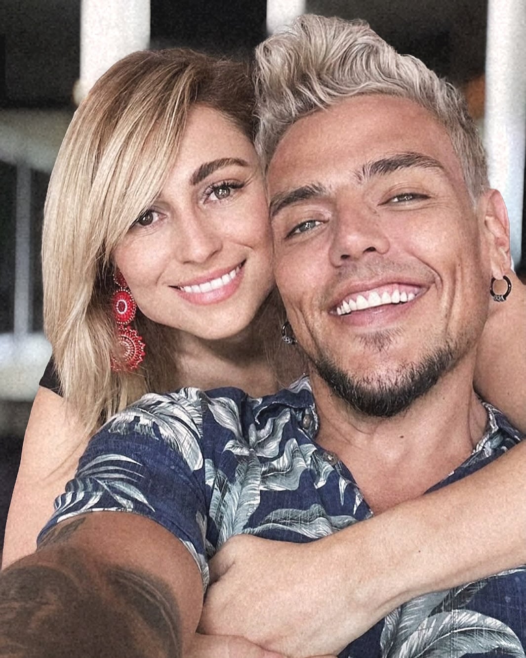 Eloy Mora derrocha amor por su novia Sara Vega.