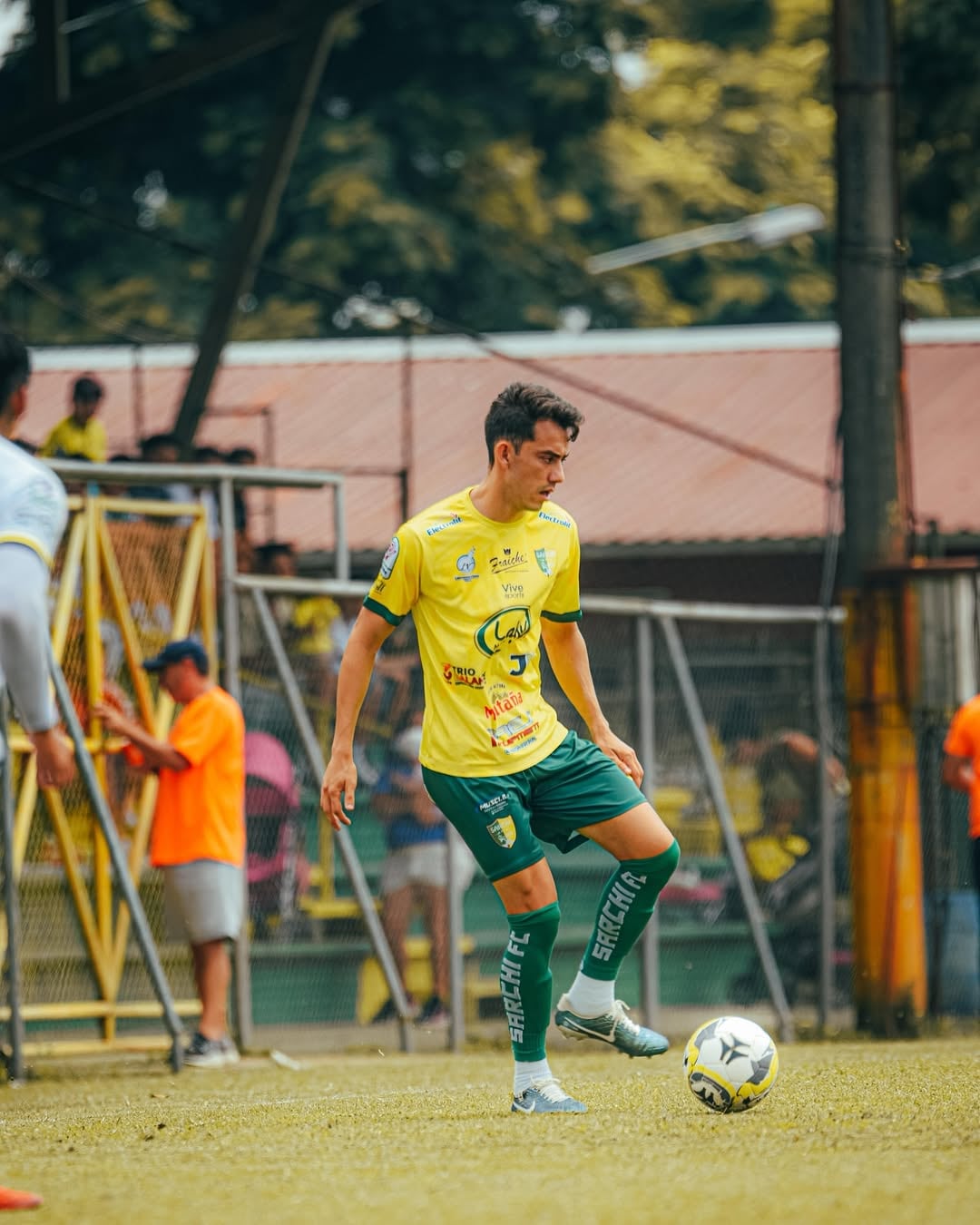 Kevin Cabezas, jugador de Sarchí, cuenta cómo se recupera a un año de una dura lesión. Cortesía.