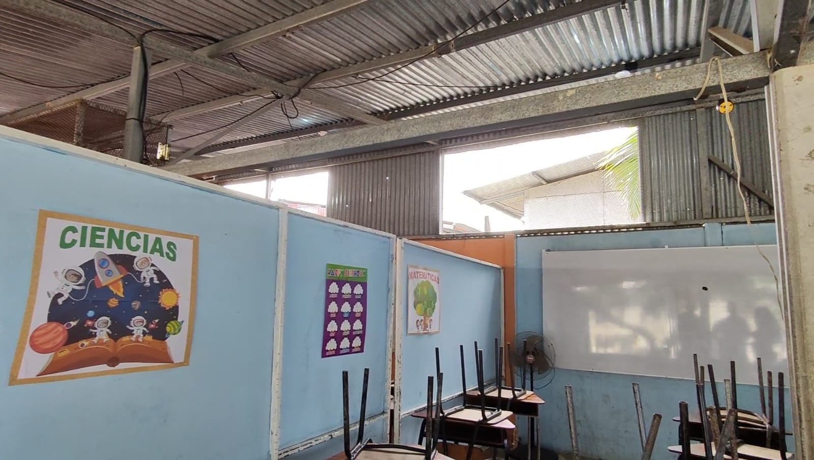 La escuela de barrio Limoncito de Limón está en terribles condiciones.