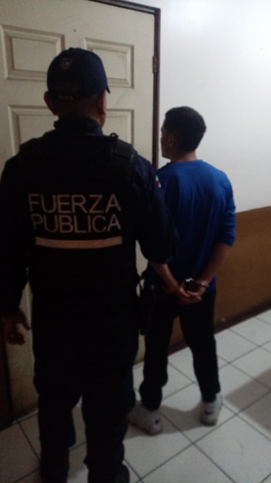 Los dos sospechosos fueron detenidos cuando viajaban en una motocicleta. Foto MSP.