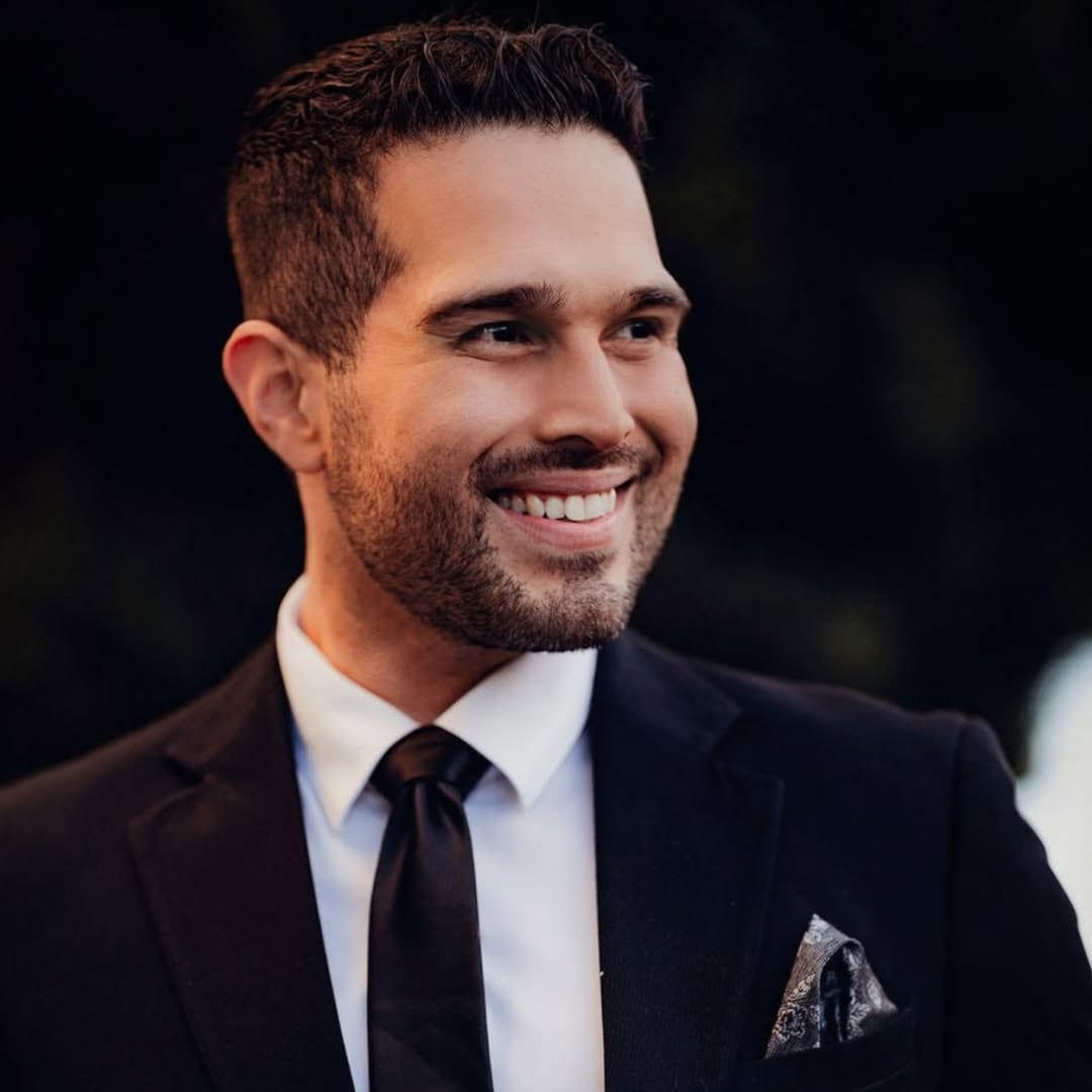 Eduardo Aguirre, cantante nacional