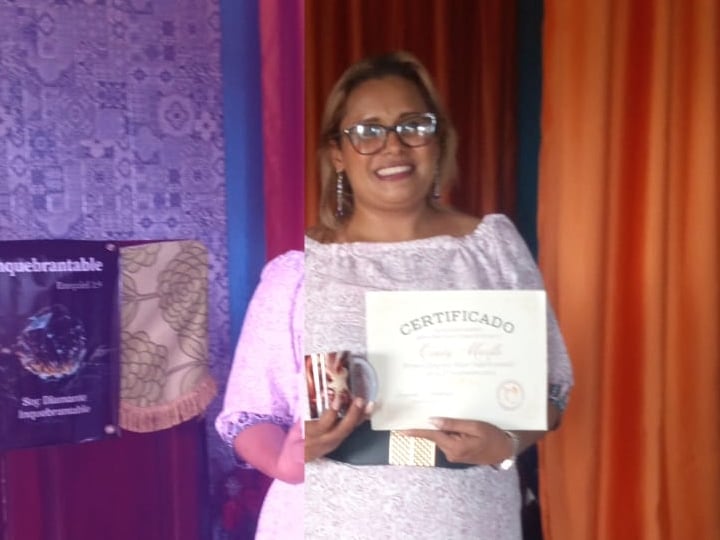 pastora Cindy Bonilla. Foto cortesía Zengonnes Hutchinson para La Teja.