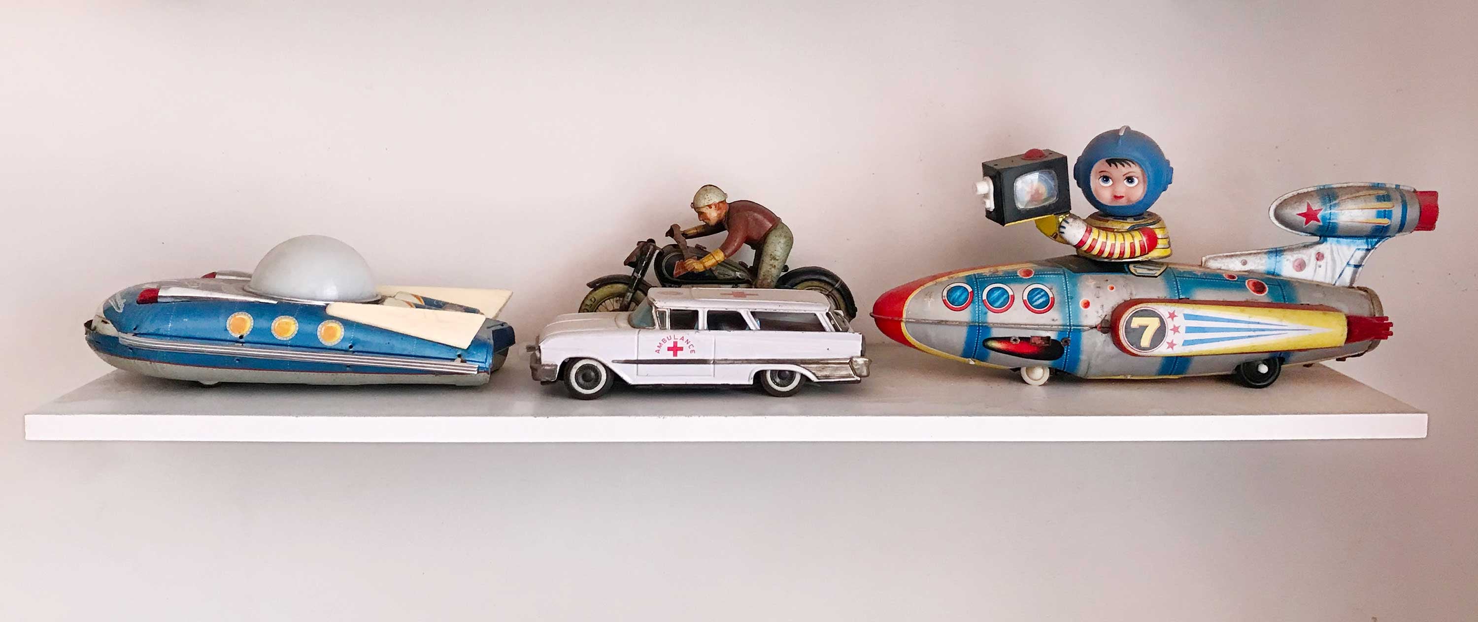 Joaquín Brenes Murillo, quien nació en 1971, colecciona juguetes de antaño. Tiene una página en Facebook que se llama "Vintage Toys Costa Rica".