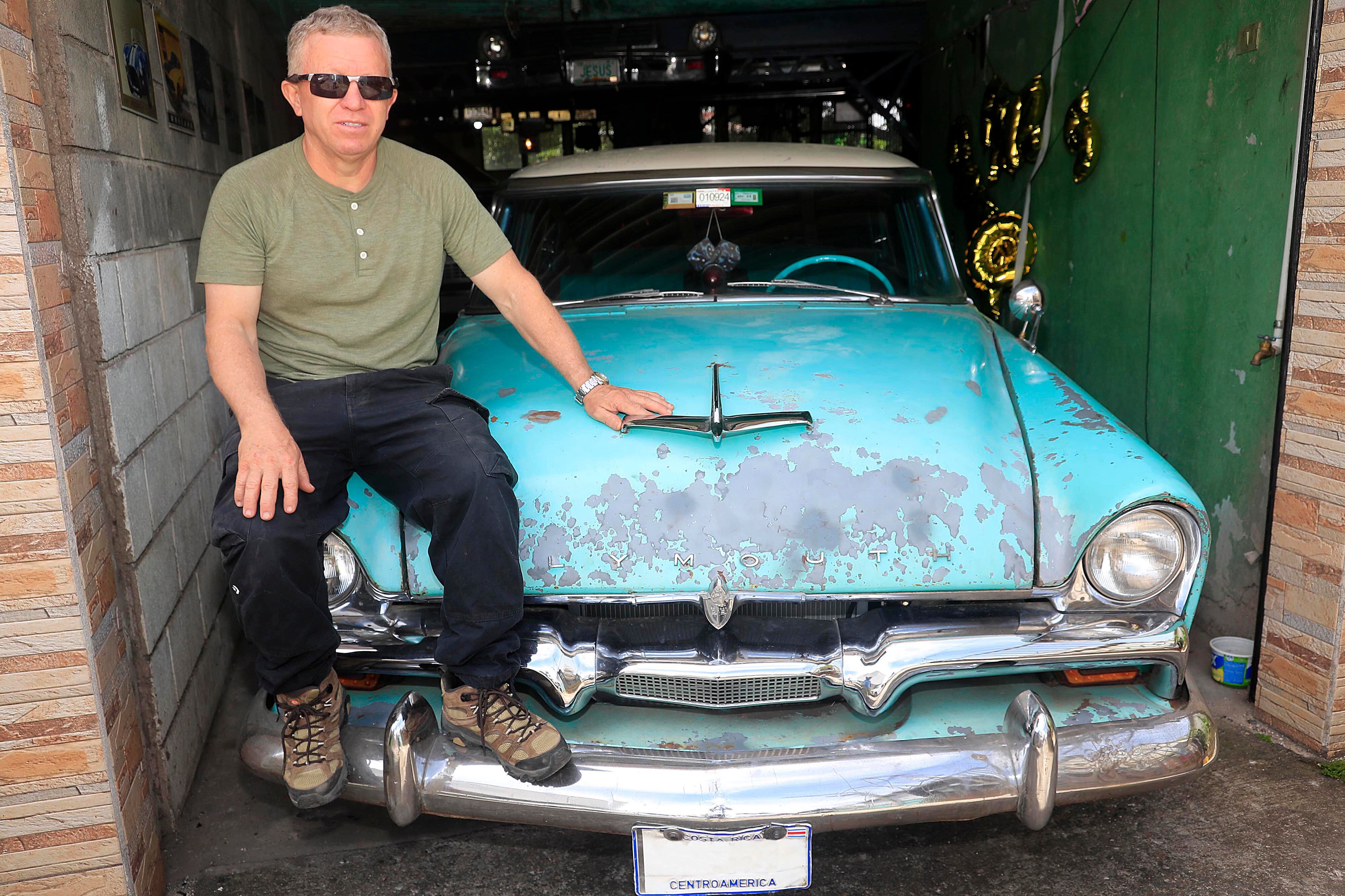 28/09/2023 El Bosque de Oreamuno, Cartago. José Joaquín Ulloa Jiménez mostró su Plymouth Belvedere, modelo 1956, para la sección El Chuzo de la Semana, en La Teja.