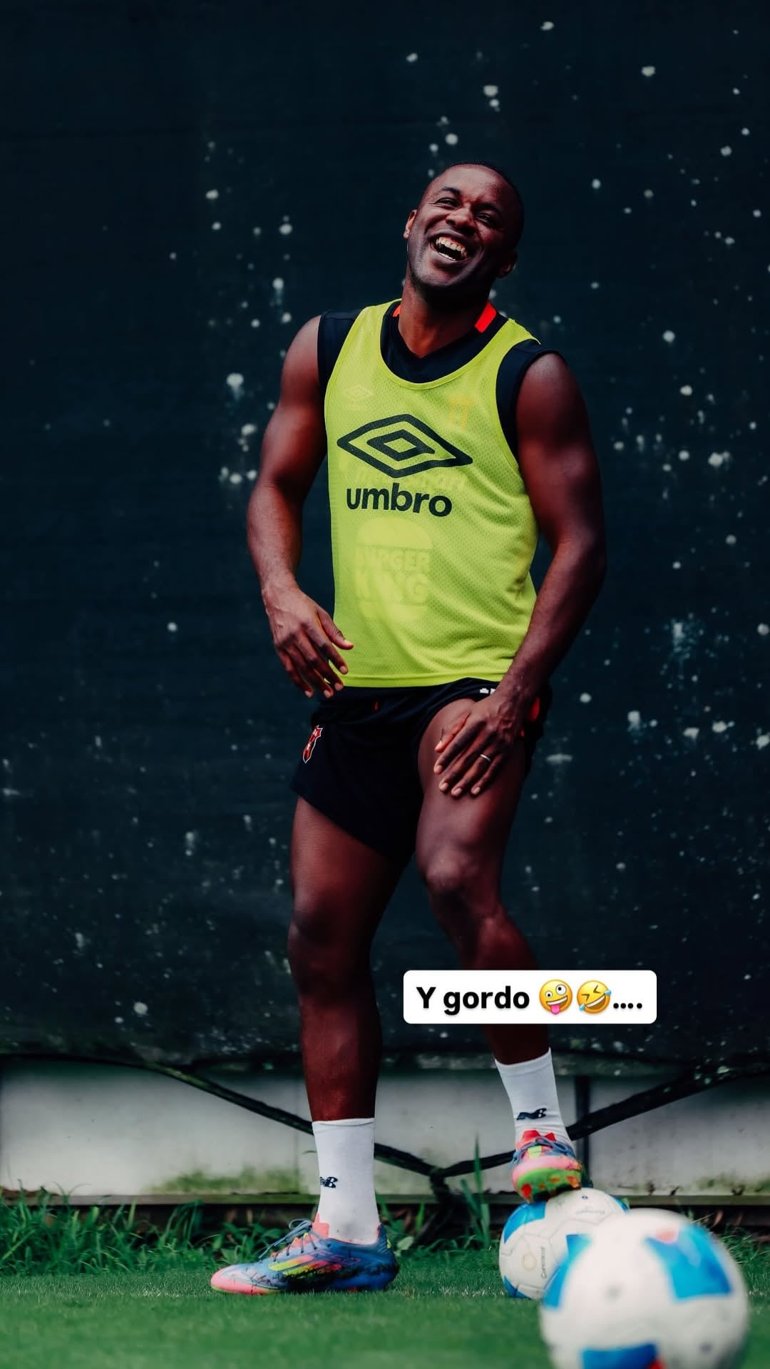 जोएल कॅम्पबेल आणि त्याचे जिज्ञासू मार्ग त्याच्यावर टीका करणाऱ्यांना प्रतिसाद देतात.