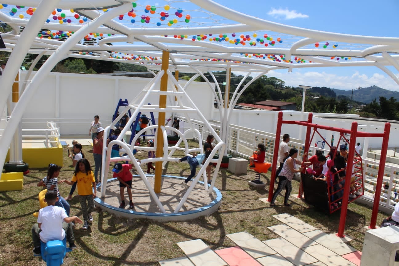 Inaugura parque en La Unión