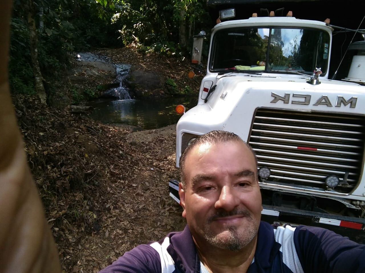 Manuel Cubero sobrevivió a accidente en el cual su vagoneta cayó a un guindo de 100 metros de profundidad. Foto cortesía Manuel Cubero.