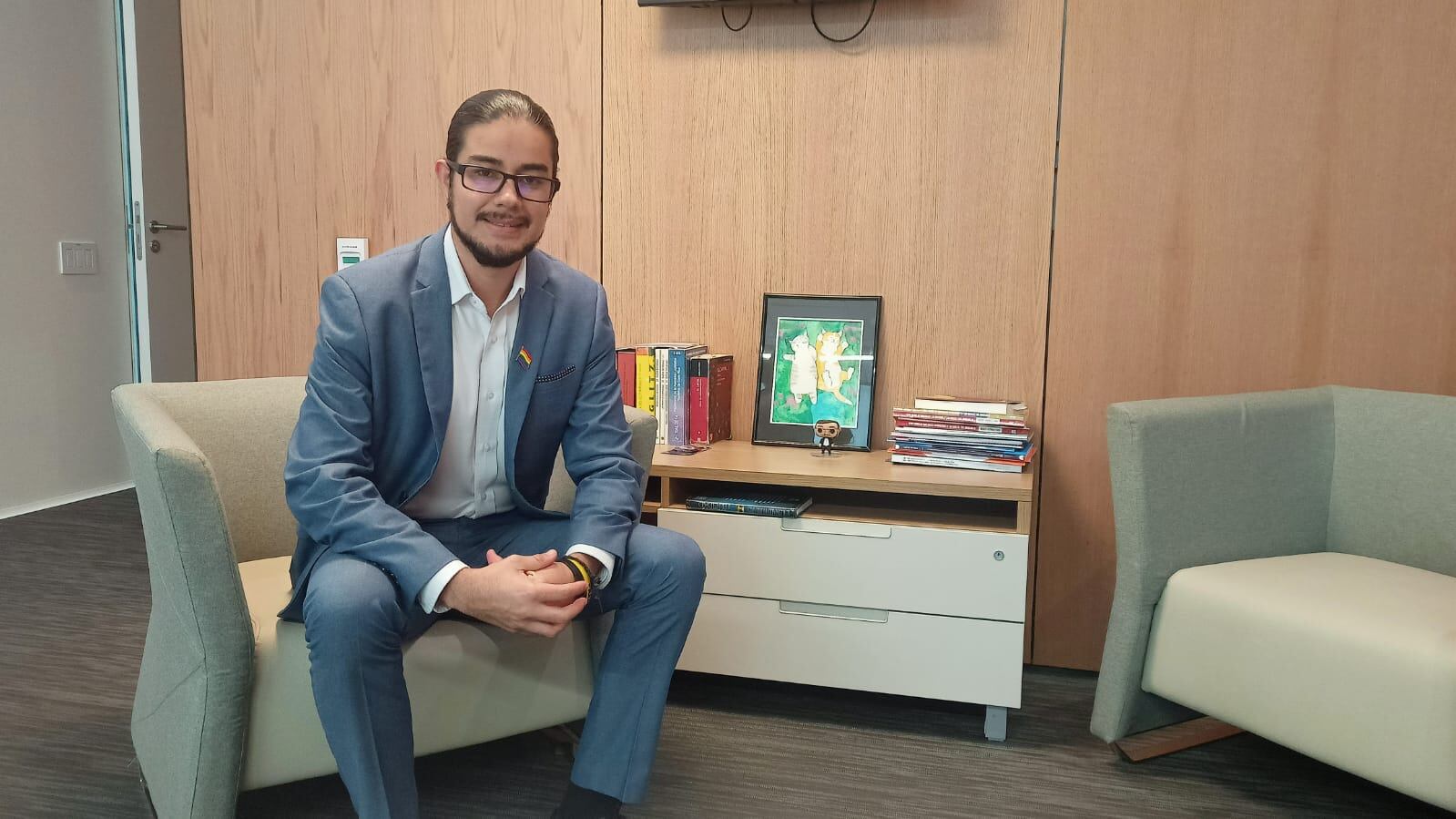 Diputado Jonathan Acuña del Frente Amplio