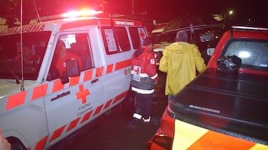 Conductor lucha por su vida tras ser víctima de violento ataque armado