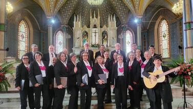 Hay un coro de Abuelitos con voces que llenan el alma y el corazón
