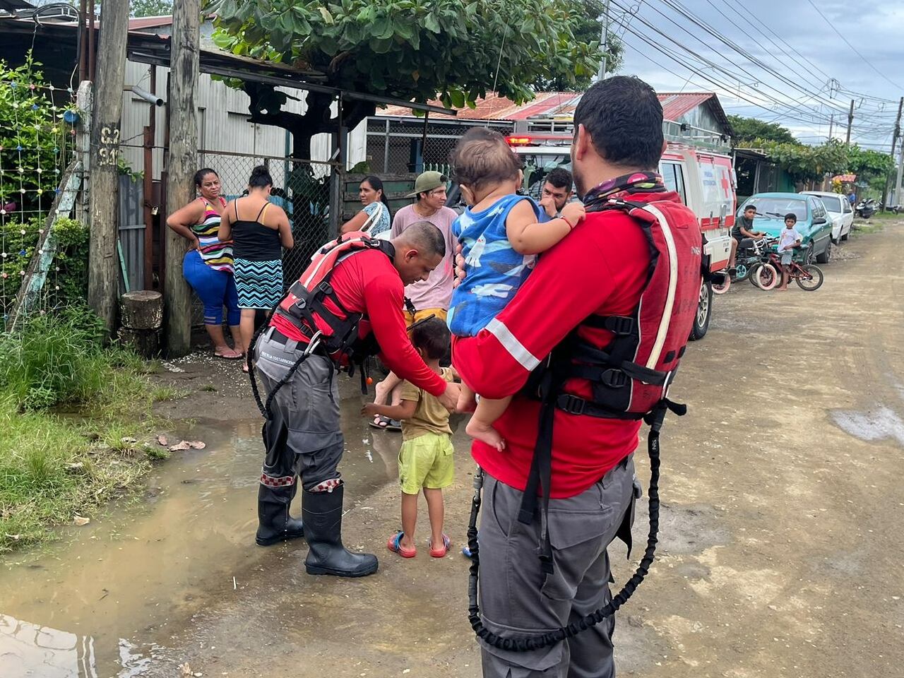 Inundaciones afectaron a varios vecinos de Carrillo, en Guanacaste,