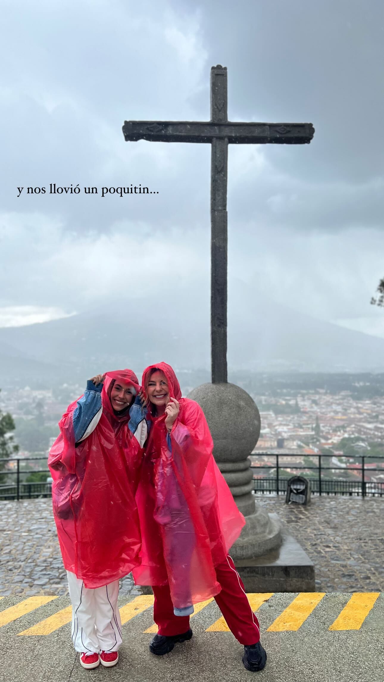 Glenda Peraza celebra 50 años junto a su hija Kianny Berry