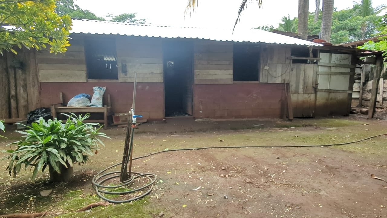 Más de 10 familias temen que sean desalojadas de sus hogares tras ser demandadas por presunta usurpación en zona marítima-terrestre.