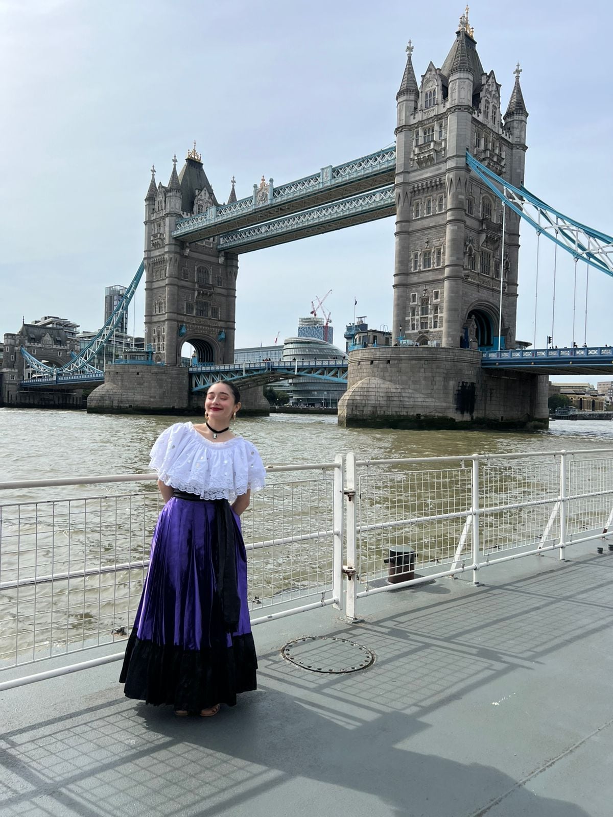 Aunque está en Londres, Inglaterra, a 8.700 kilómetros de Costa Rica, el corazón de Sophia Roldán Soto palpita con el sabor de los cafetales de la Zona de los Santos y el amor a la democracia costarricense.