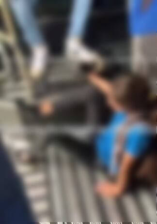 Jovencita agredida dentro de bus en San Carlos. Captura de video.