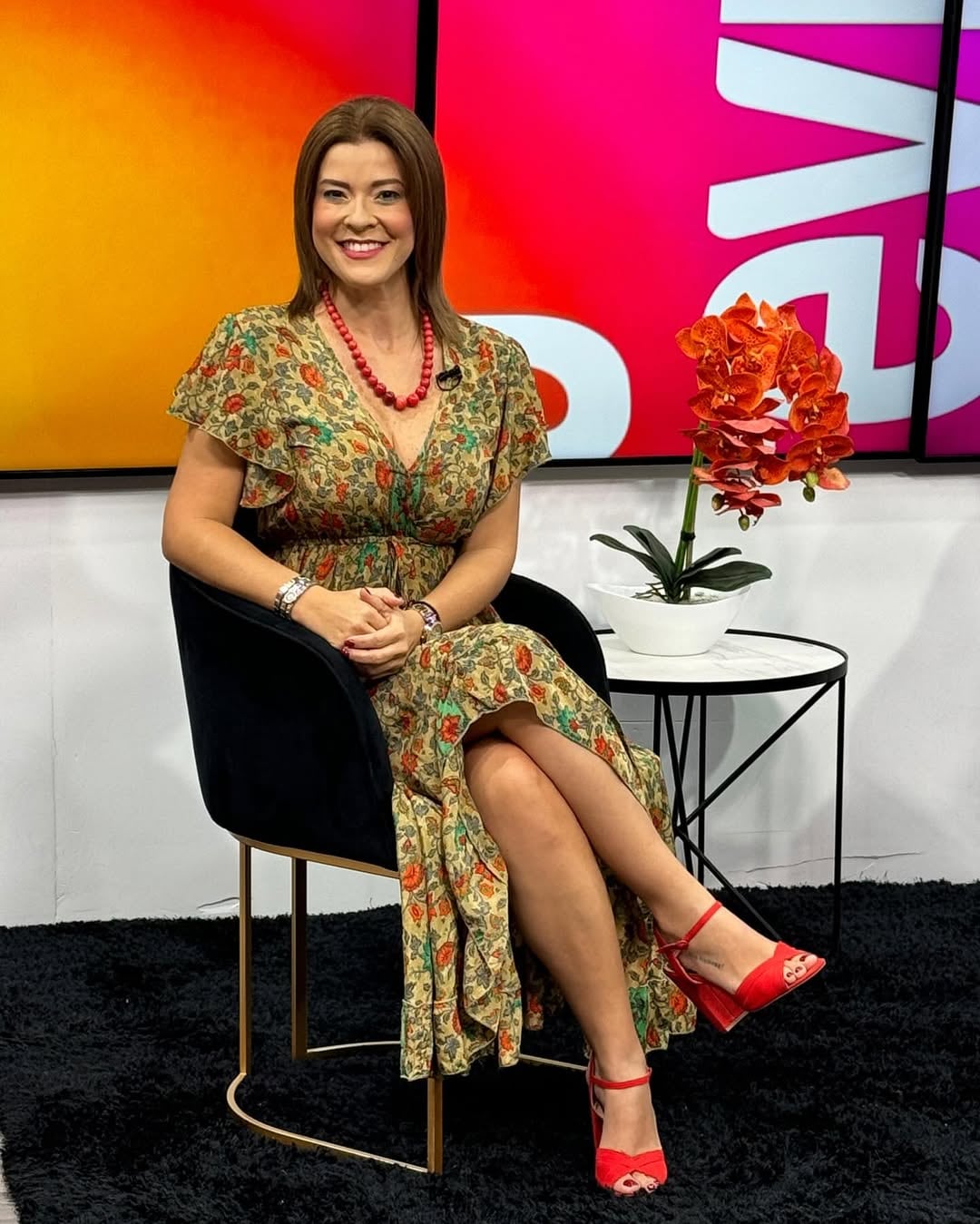 Fabiola Herra y Paula Brenes, presentadoras de La Revista de canal 8.