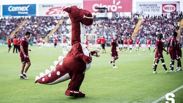 Esposa de exjugador desempolvó un recuerdo junto a leyendas del Deportivo Saprissa