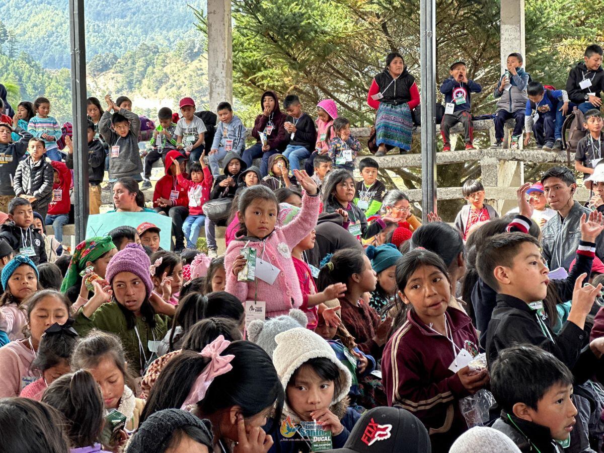 Los 5.000 niños bailaron, cantaron y disfrutaron, en esta fiesta que les ayudó a dejar los malos momentos atrás aunque fuera por un par de horas. Foto: Cortesía.