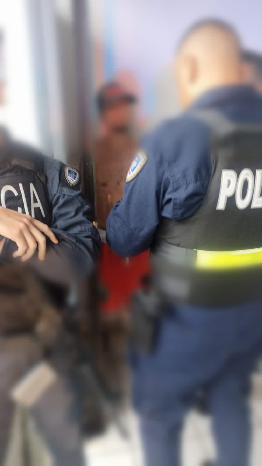 Fuerza Pública recupera tres carros robados de venta de autos en Naranjo. Foto MSP.