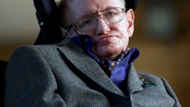 El cometa 3I/ATLAS revive las advertencias más temidas de Stephen Hawking sobre contacto alienígena