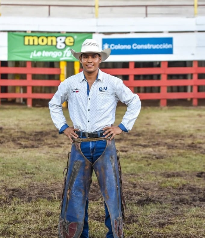 Antonny José Aragón Chévez, de 20 años, montador de toros asesinado en barbería en barrio San Dimas, en La Cruz. Foto: Tomada de Instagram