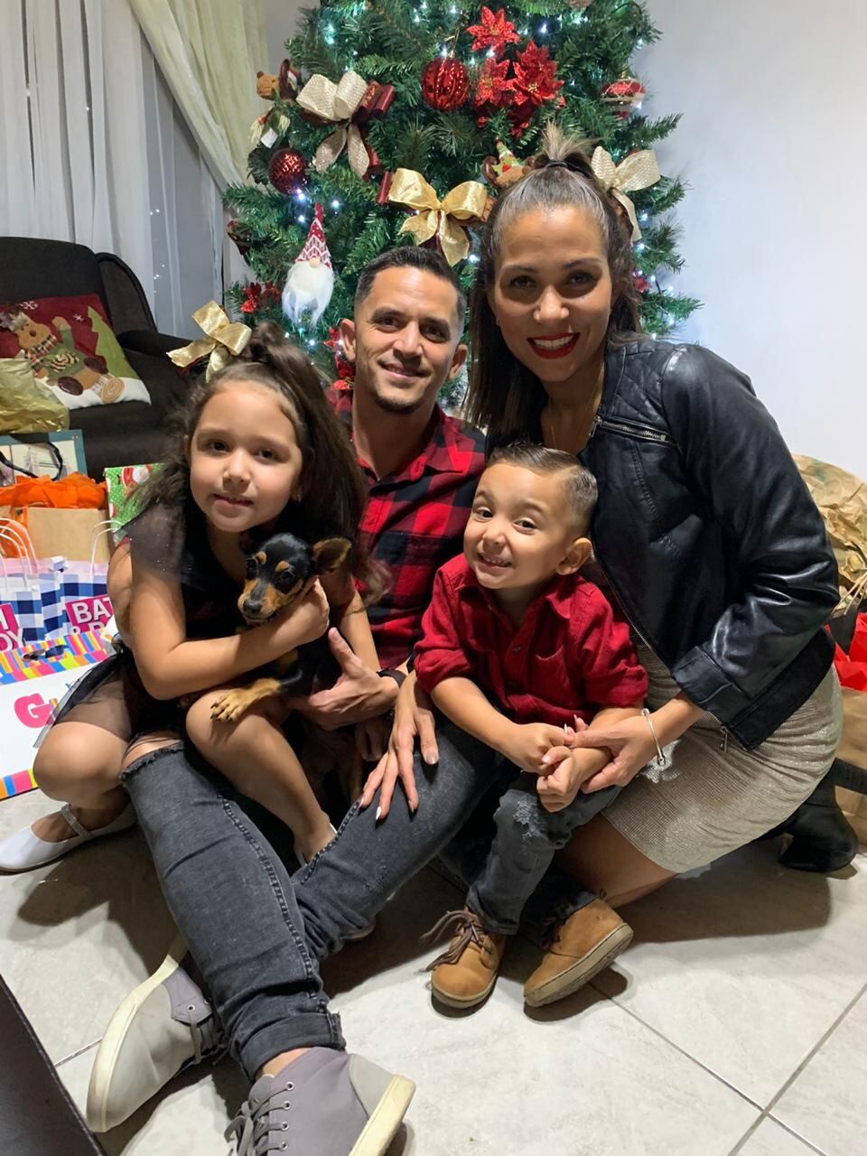 Edgar Rodríguez, técnico de Sporting y su familia. Cortesía.