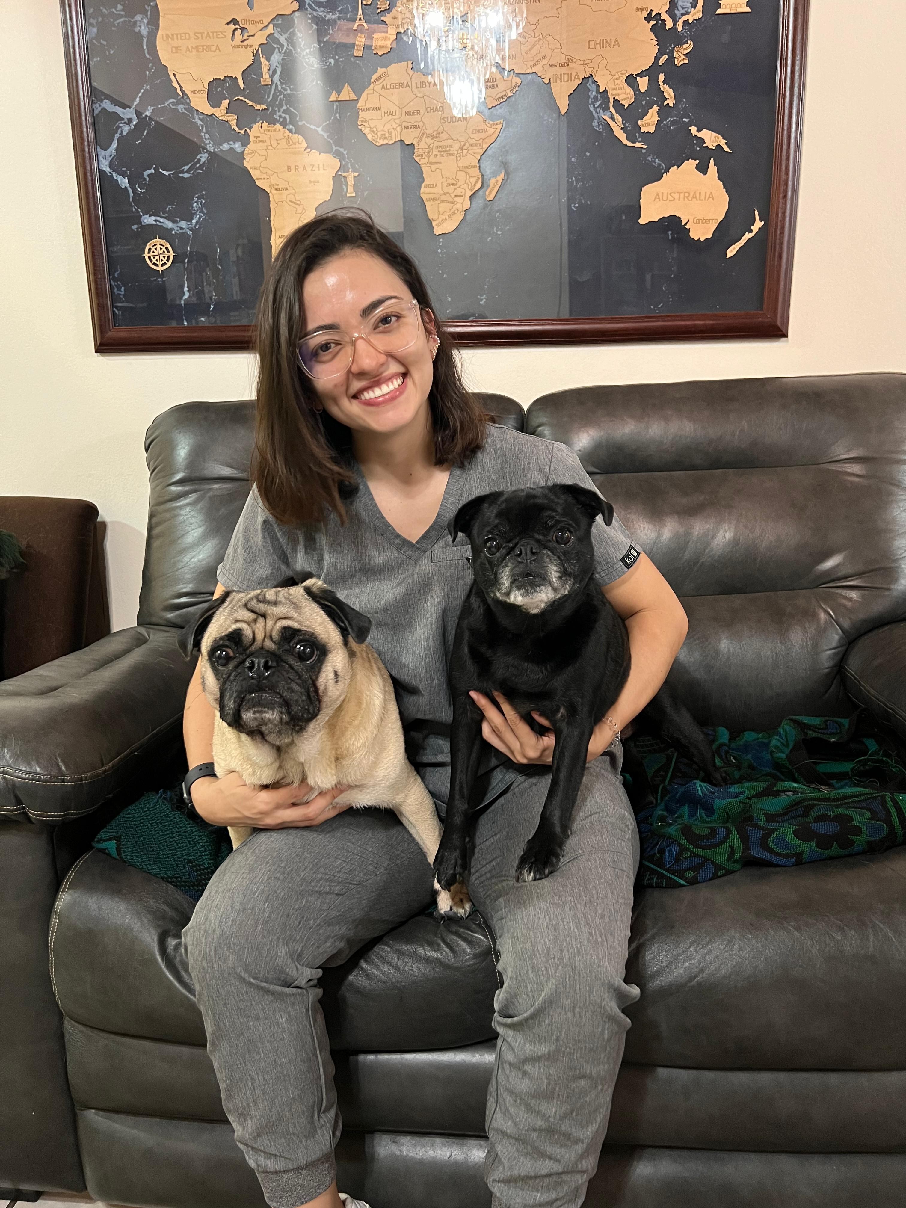 La doctora en veterinaria, Catalina Barquero se refiere a la alimentación de los perros, la buena alimentación para que duren más años