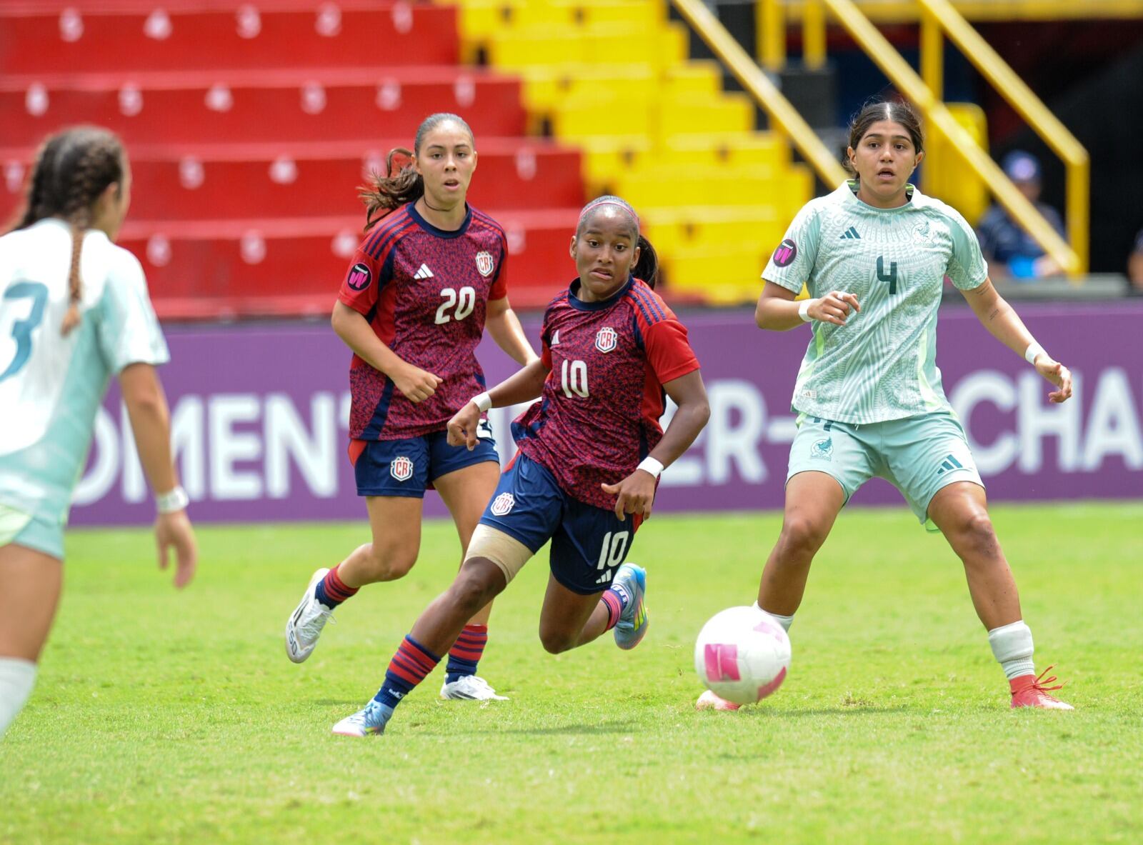 La Sele femenina se topó con México y hubo goleada, ¿a favor de quién?