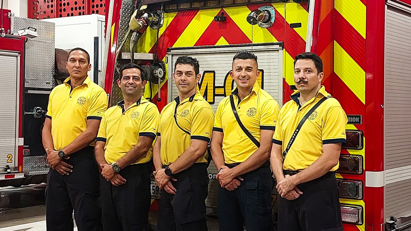 El bombero Gabriel Oses cuenta detalles del impresionante rescate de un hombre arrastrado por una corriente de agua en San José y como los Bomberos le salvaron la vida. Foto: Cortesía para La Teja