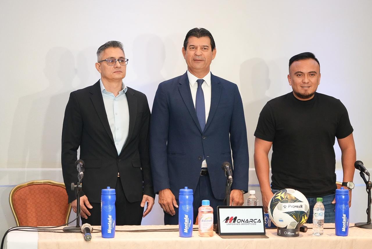 José Saturnino Cardozo
Entrenador del Municipal Liberia
Wilder Eusse
Omar Hernández
3 de febrero del 2025
Fotografía: Lilly Arce