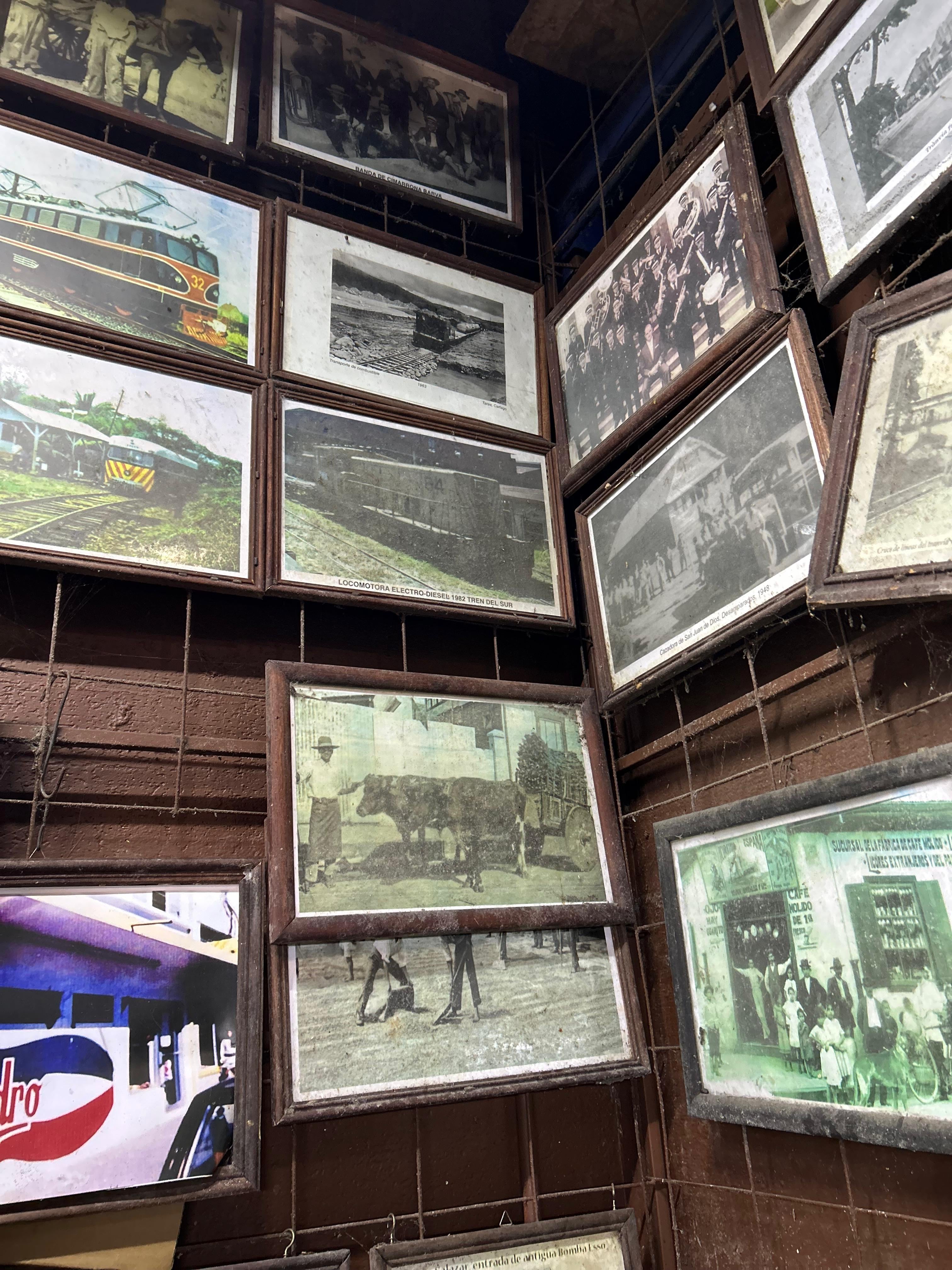 हेरेडिया हीरोज सेंट्रल मार्केट, हेरेडिया सेंट्रल पार्क. टाइल