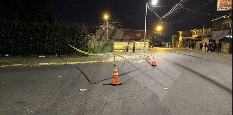 Barbosa quedó agonizando a la orilla de una acera. Foto ANI.