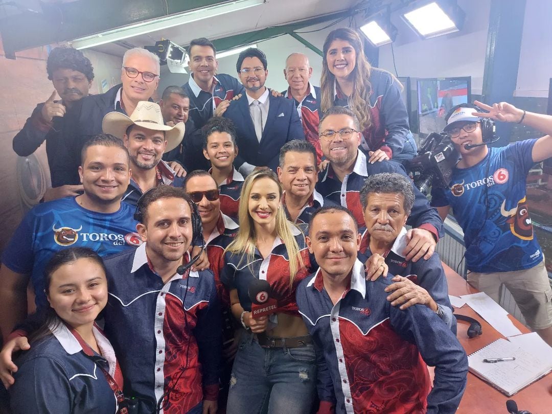 La presentadora de Repretel y modelo Charlyn López, se coronó reina de belleza en el 2017.