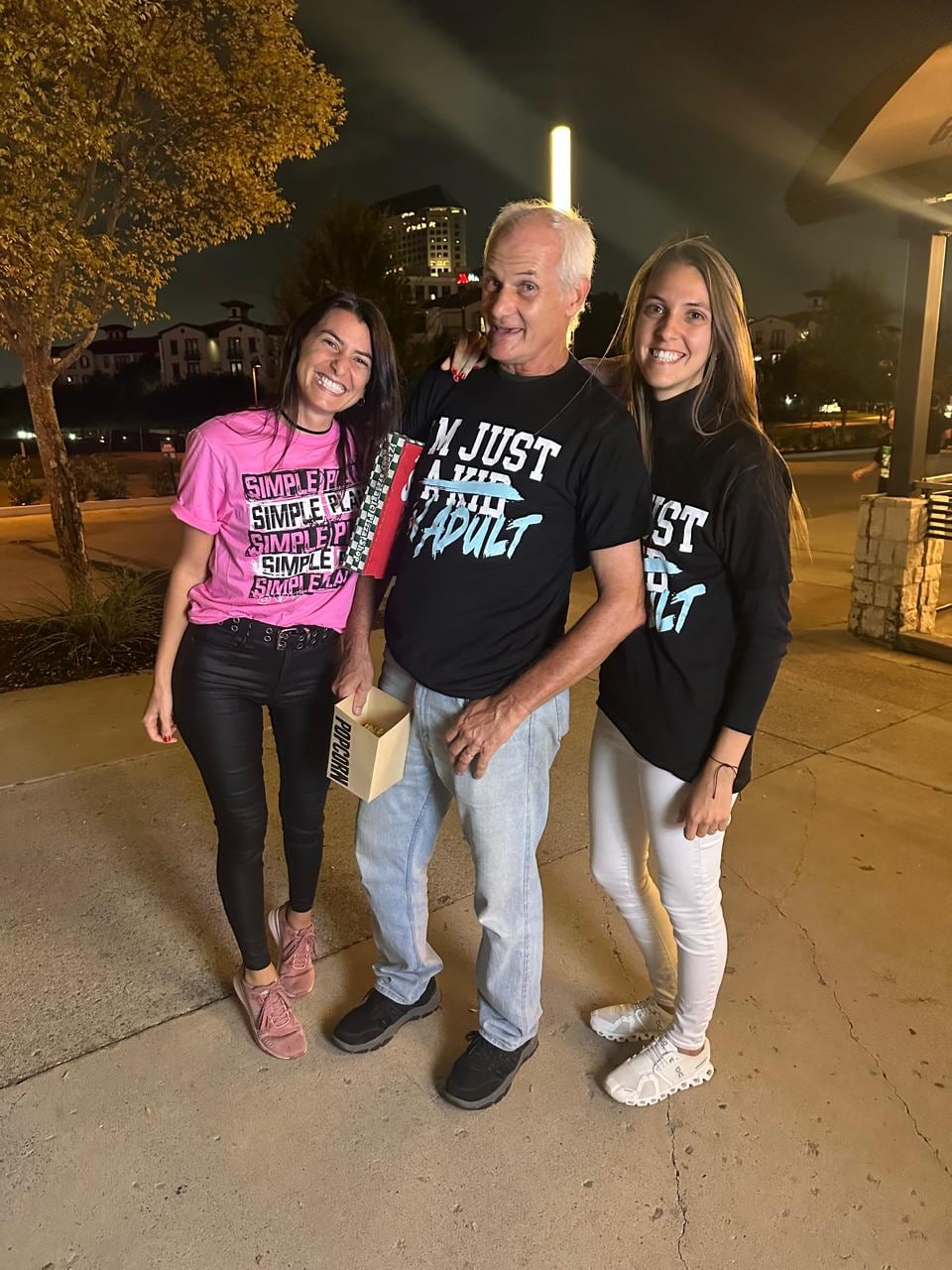 माजी रिप्रेटेल व्यक्तिमत्त्वाने टेलिव्हिजन स्टेशनवर 10 वर्षांच्या कालावधीनंतर स्वत: ला गायक म्हणून स्थापित केले आहे.