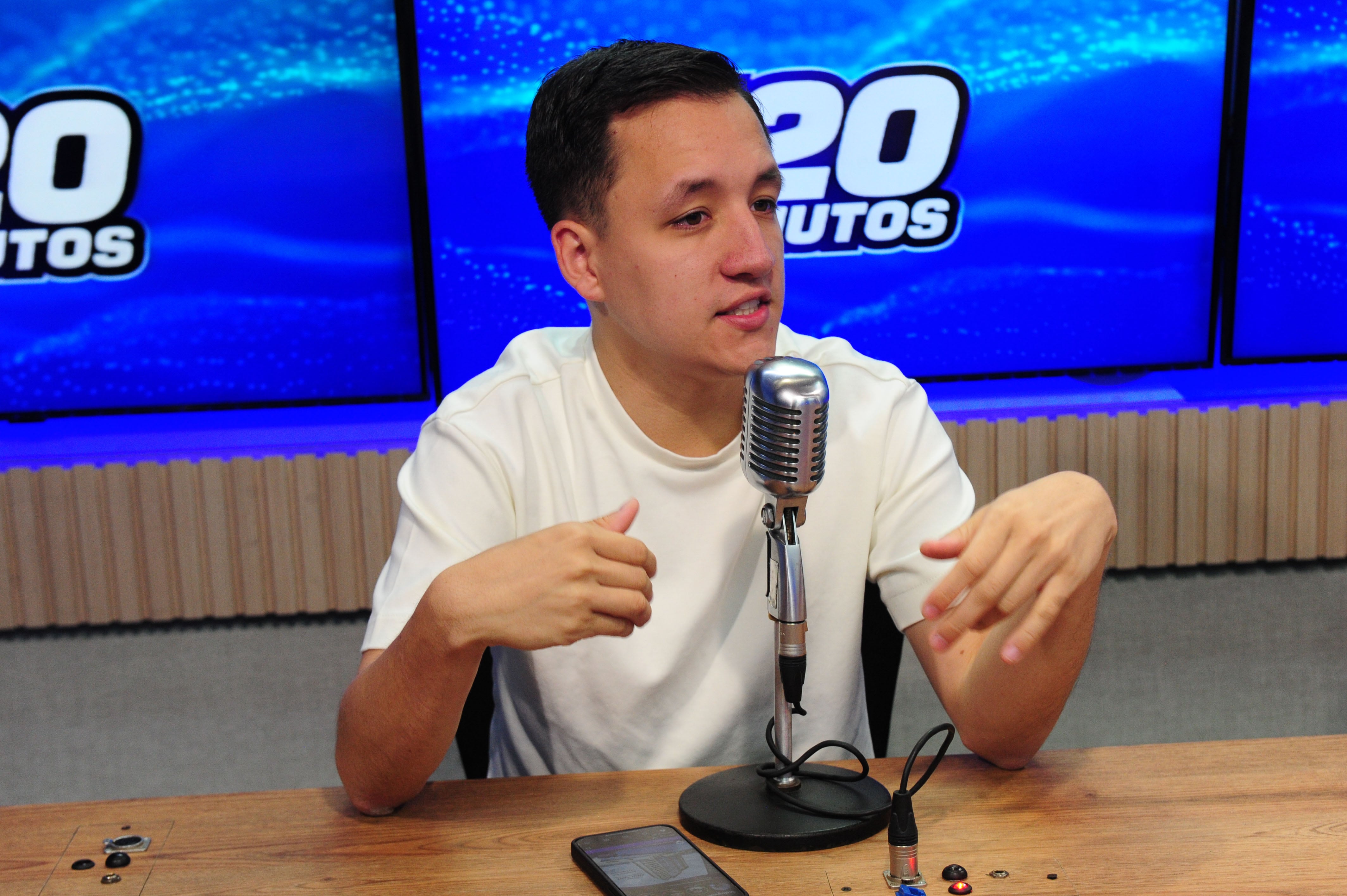 Programa deportivo 120 Minutos Repretel.