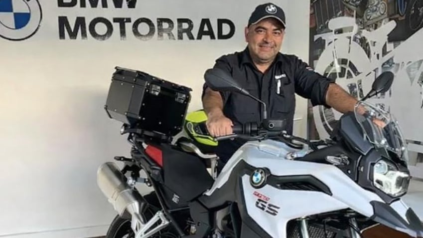 Camarógrafo estrella de Teletica renuncia y se convierte en apasionado motociclista de BMW