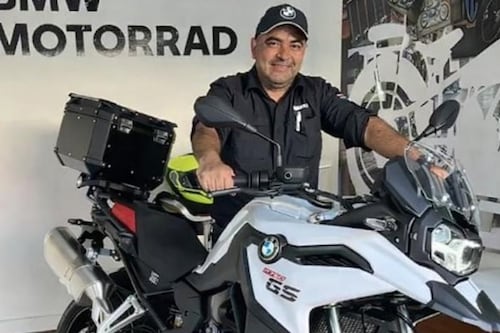 Una de las personas con más mundiales en Costa Rica tiene una moto que se roba todas las miradas