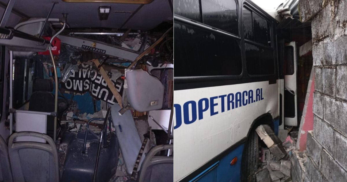 Imágenes suministradas por el Cuerpo de Bomberos de Costa Rica muestran cómo quedó el interior del bus tras colisionar contra un vehículo en Cariari y, posteriormente, impactar de frente una vivienda.